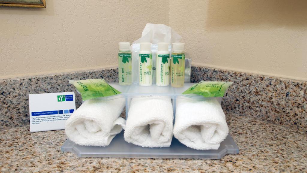 Foto de la galería de Holiday Inn Express Leland - Wilmington Area by IHG en Leland