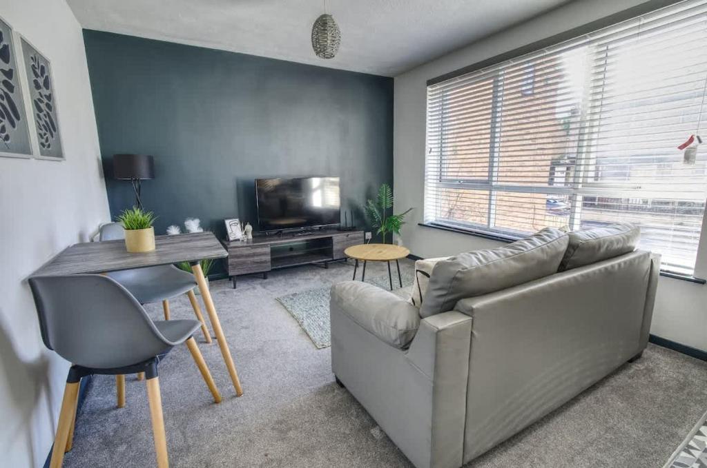 Gallery image of Cosy 1BR Apt, Self Check In, Parking, By DerBnB in Derby