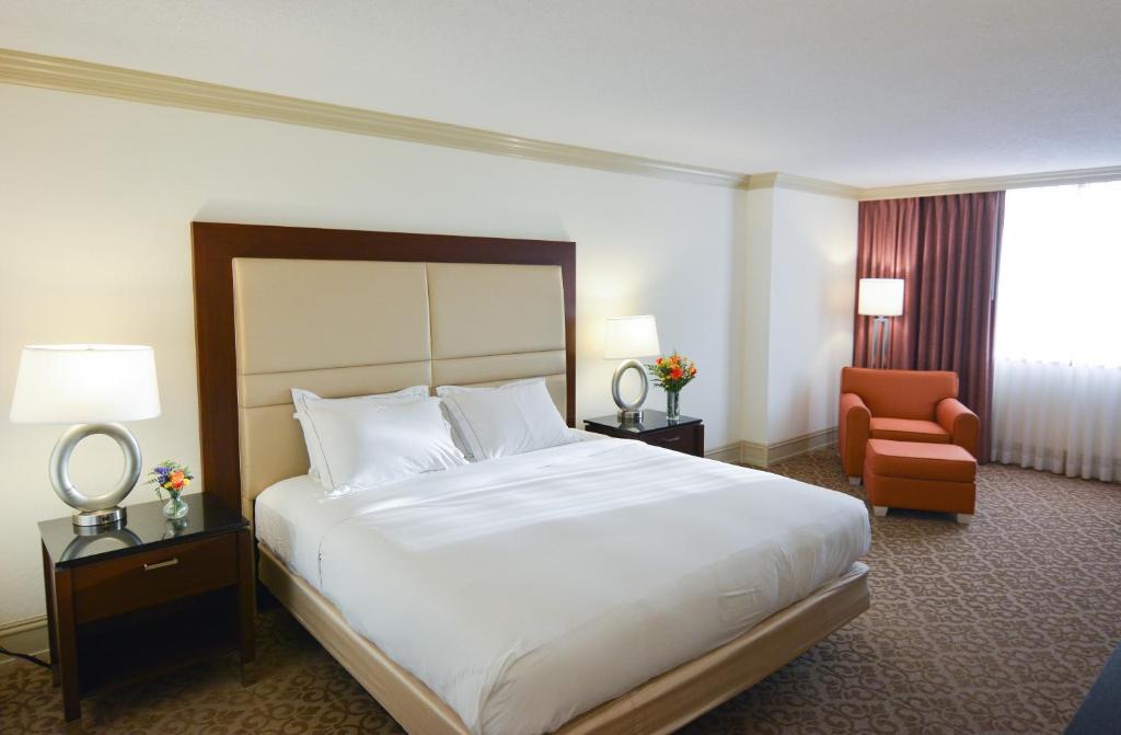Hilton Palm Beach PBI photo