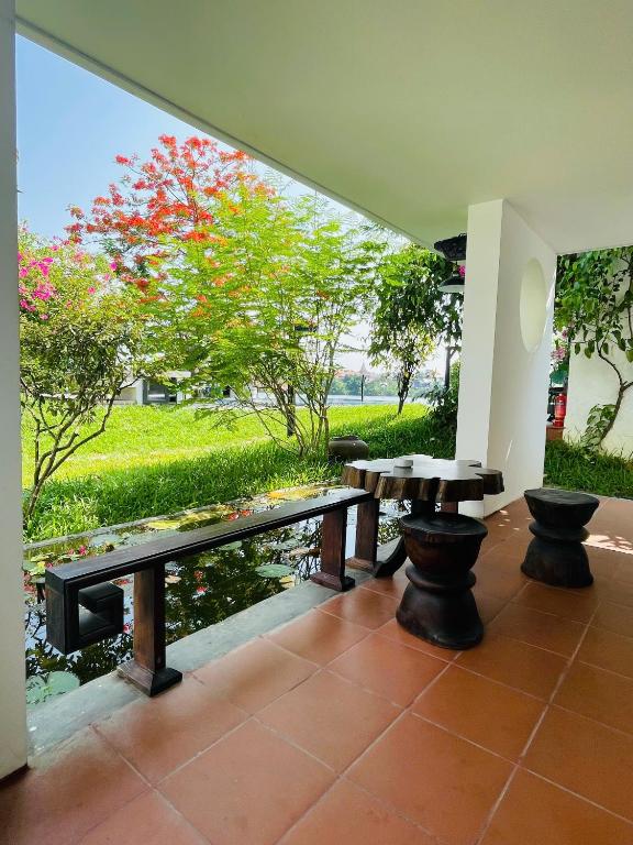 Vườn quanh La Y Riverview