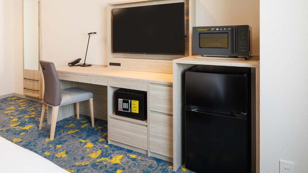 TV a/nebo společenská místnost v ubytování JR-East Hotel Mets Tachikawa