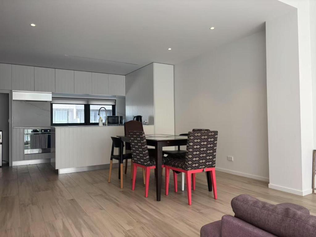 Epsom Tidy House - Resim 4