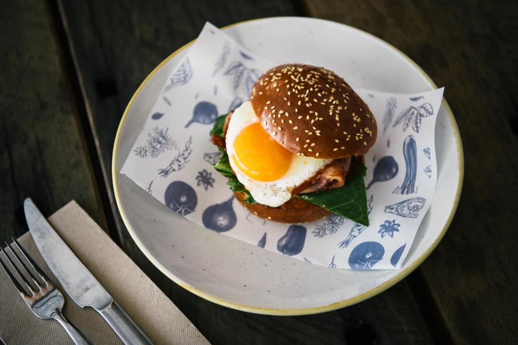 Abode Phillip - Resim 11