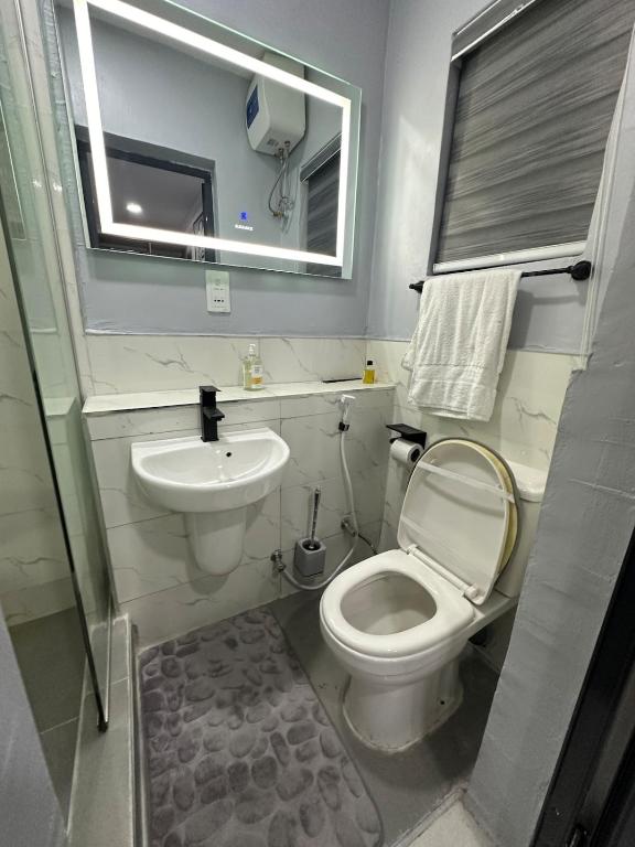 Koupelna v ubytování Olu's Condo