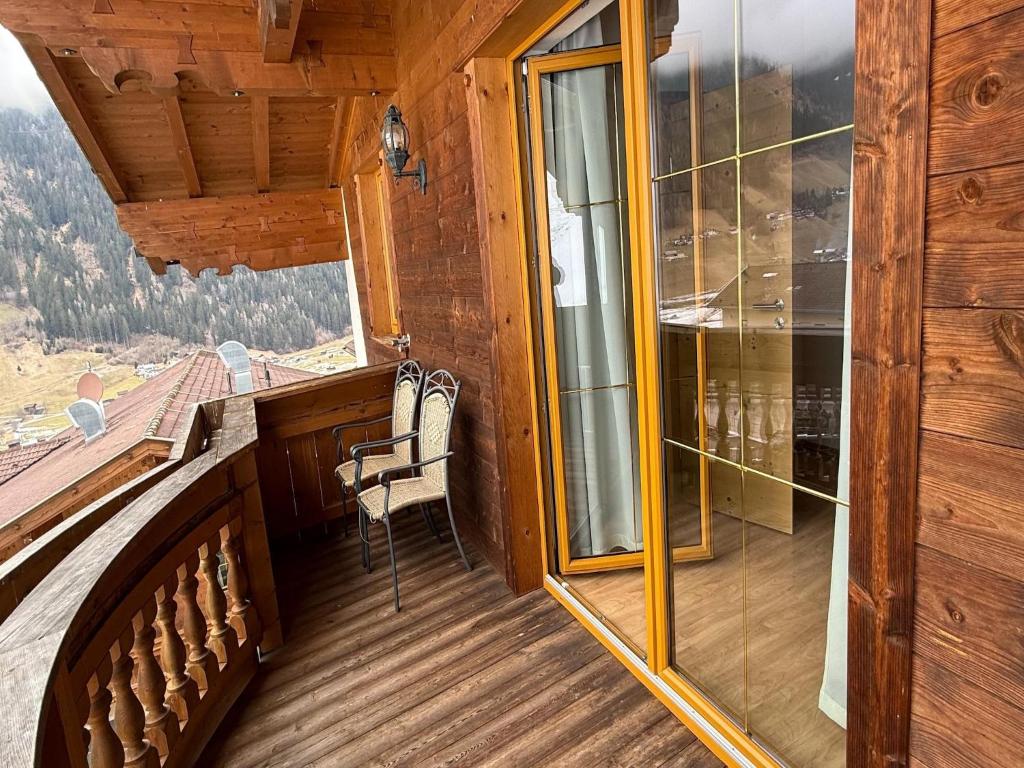 Balkón alebo terasa v ubytovaní The Stubai Lodge Modern Living with Garden & Mountain View