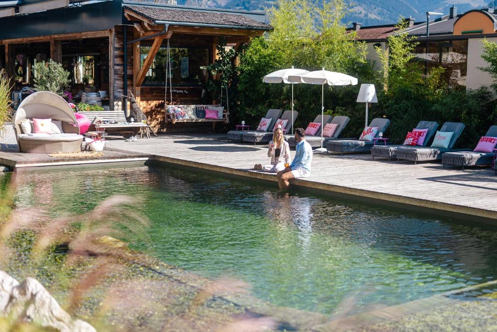 Bazén v ubytování Superior Sport und Familienresort Alpenblick nebo v jeho okolí