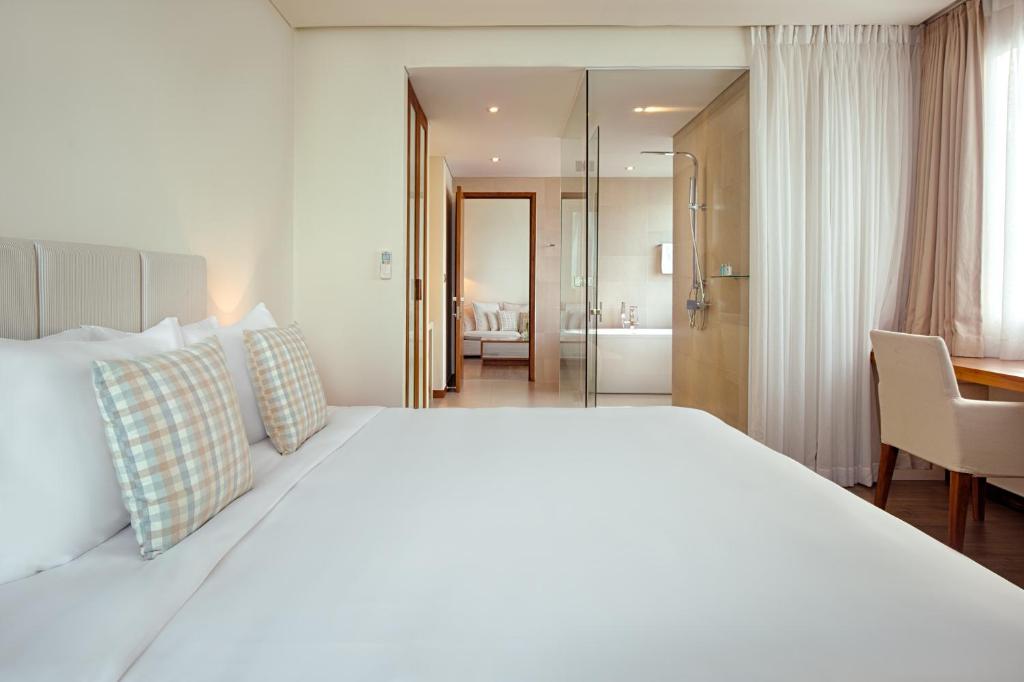 Special Offer - One-bedroom Ocean View Suite with Balcony