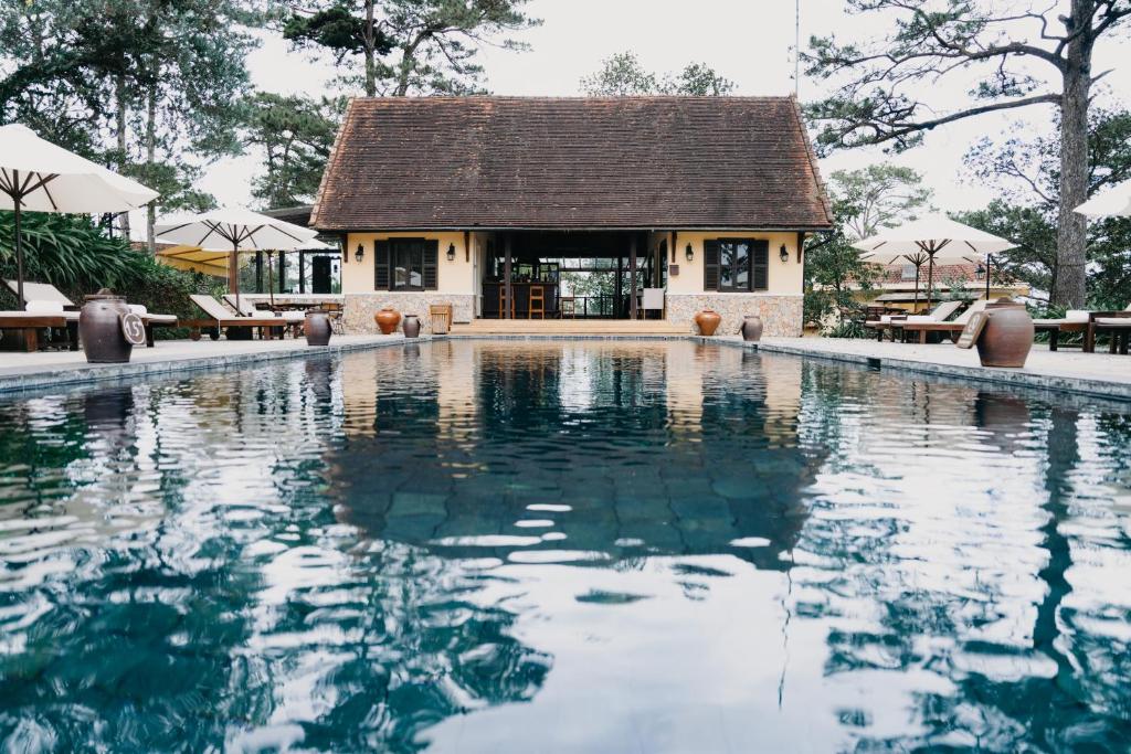 Bazén v ubytování Ana Mandara Villas Dalat Resort & Spa nebo v jeho okolí