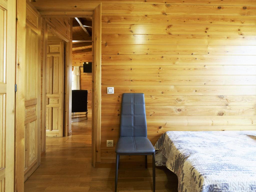 Televízia a/alebo spoločenská miestnosť v ubytovaní Cubo's Finca la Rosa del Zangano