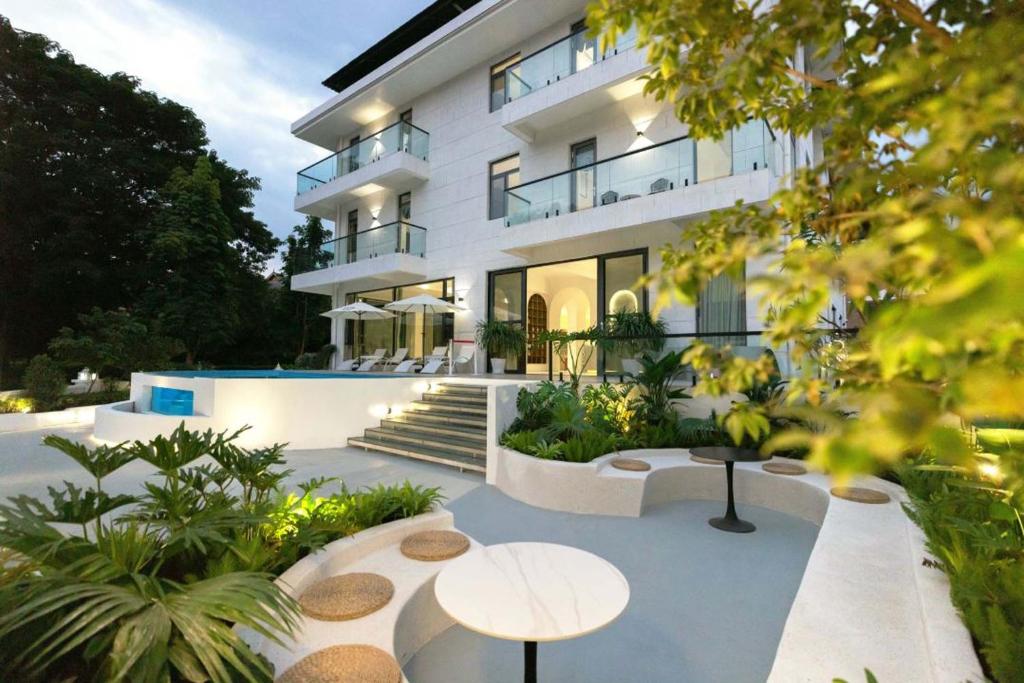 Bazén v ubytování Xishuangbanna Verdant House Resort Hotel nebo v jeho okolí