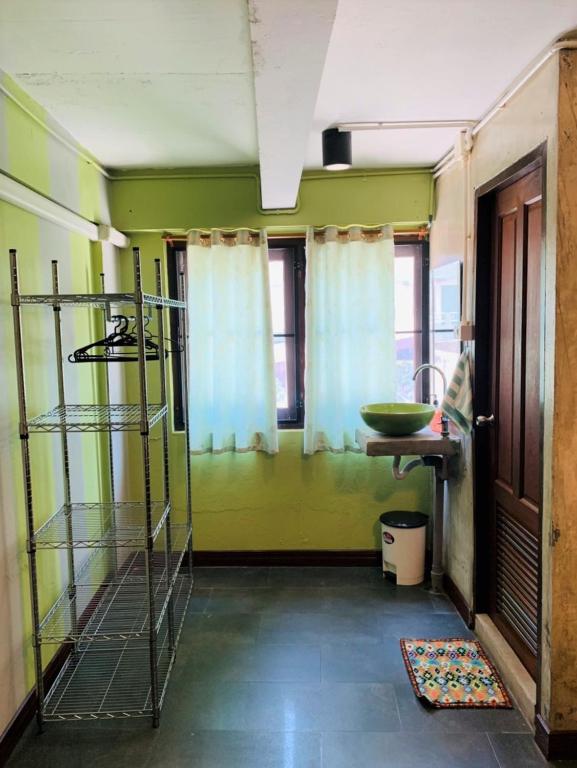 Retro At Phra Sing Guest House - 10