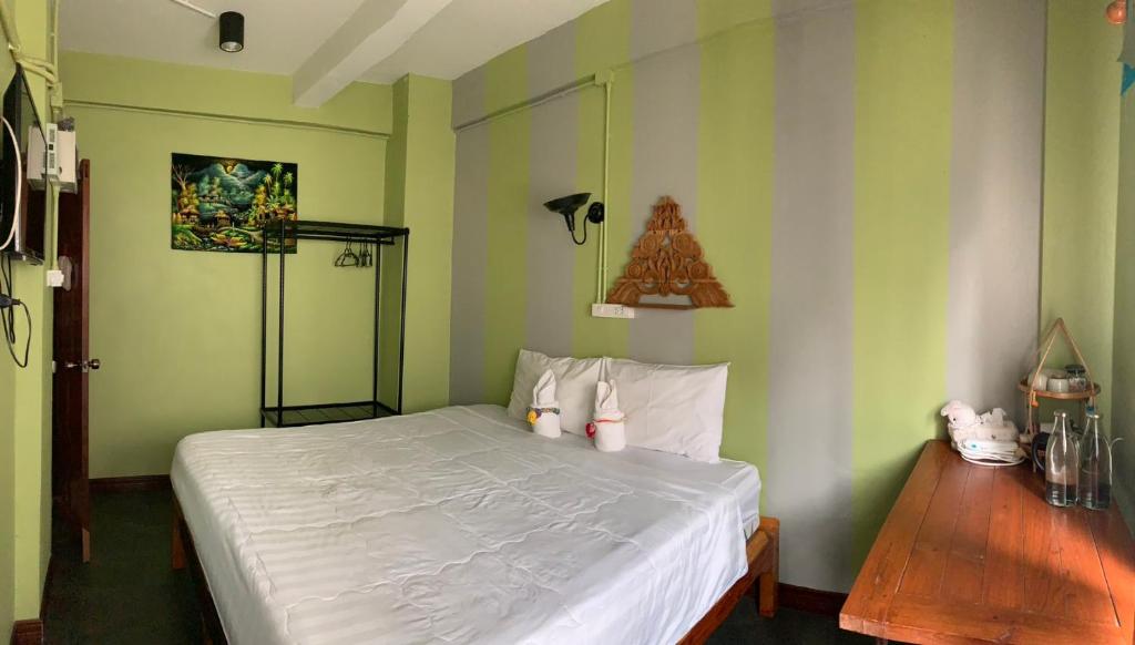 Retro At Phra Sing Guest House - 6