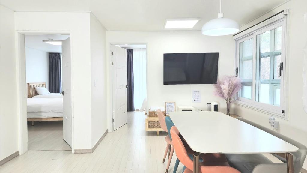 Postel nebo postele na pokoji v ubytování Zio Pinetree