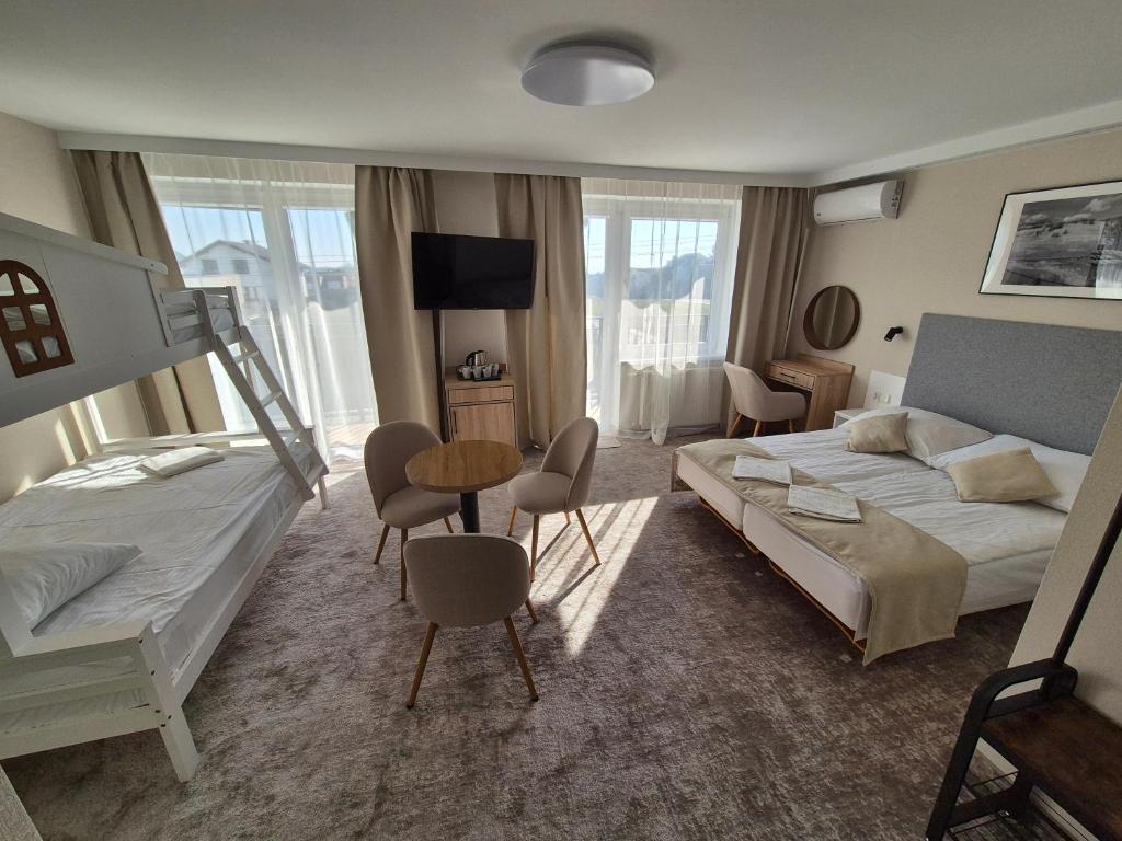 Wojciech-pokoje PREMIUM-śniadania bufet-2 sale zabaw-możliwość wyżywienia - Deluxe Family Room
