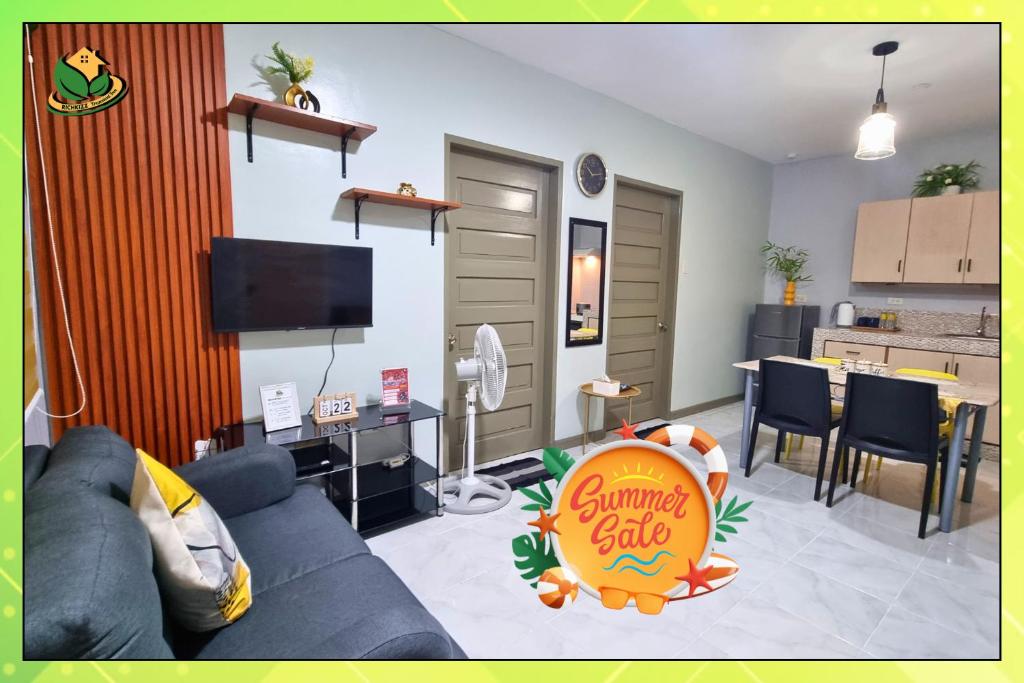 TV a/nebo společenská místnost v ubytování Central Comfort 2BR Furnished Stay in PPC - Richkizz