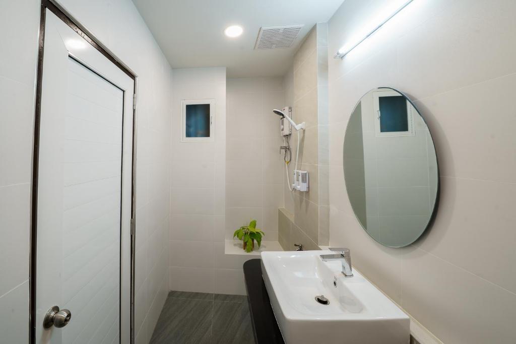 Silom Residence Khlonghae Hotel - Resim 3