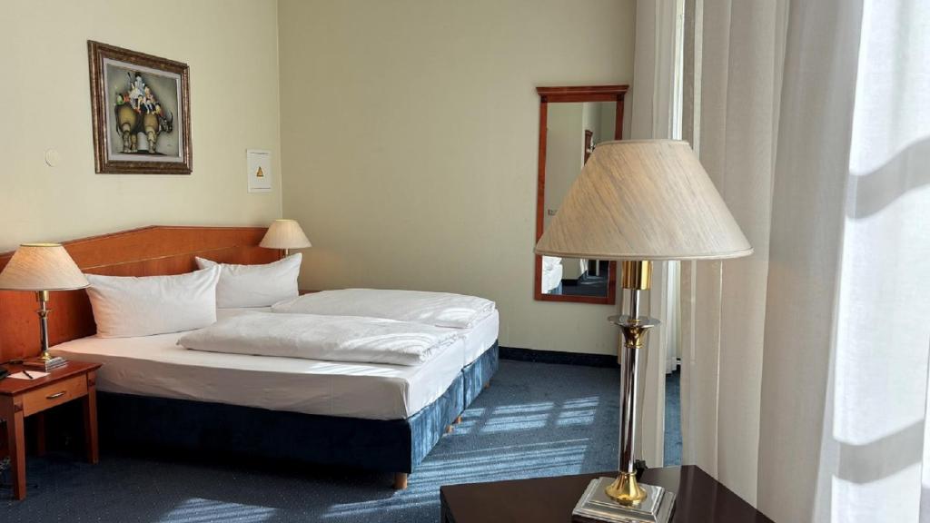 Wyndham Garden Berlin Mitte - Standard Triple Room