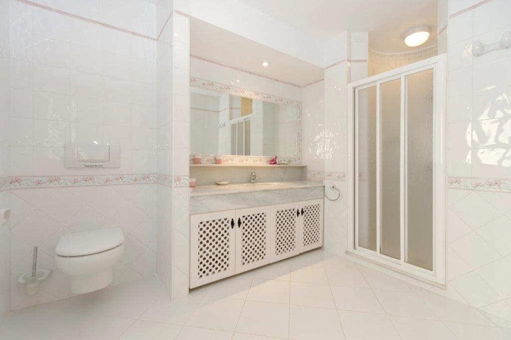Koupelna v ubytování La Manga Club Resort - Individual Villa 439