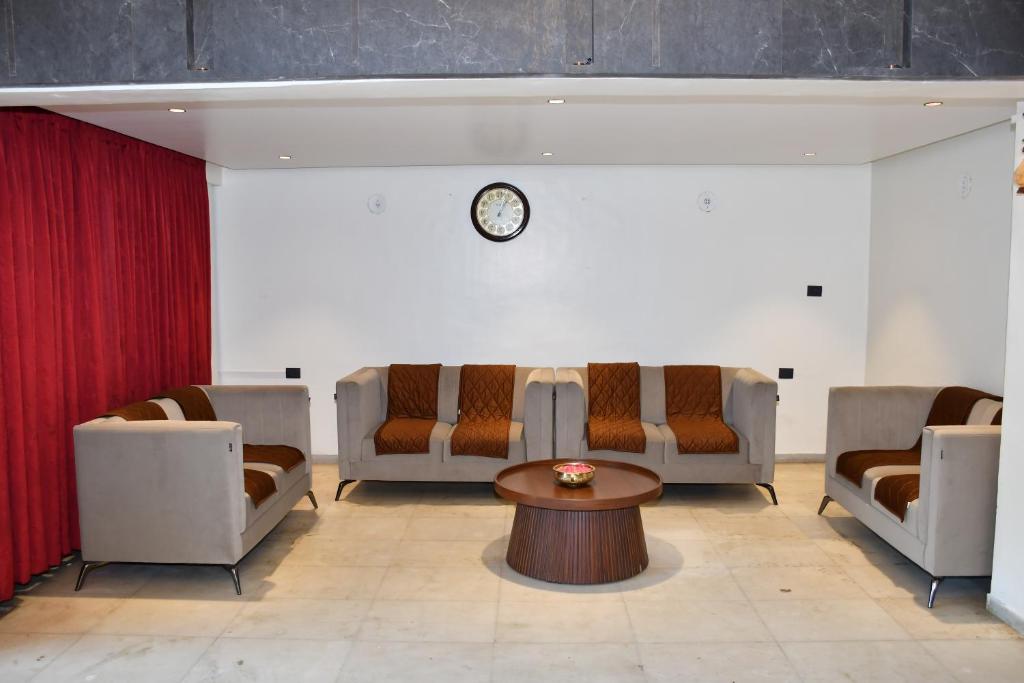 Posezení v ubytování Hotel Oxina Cizel