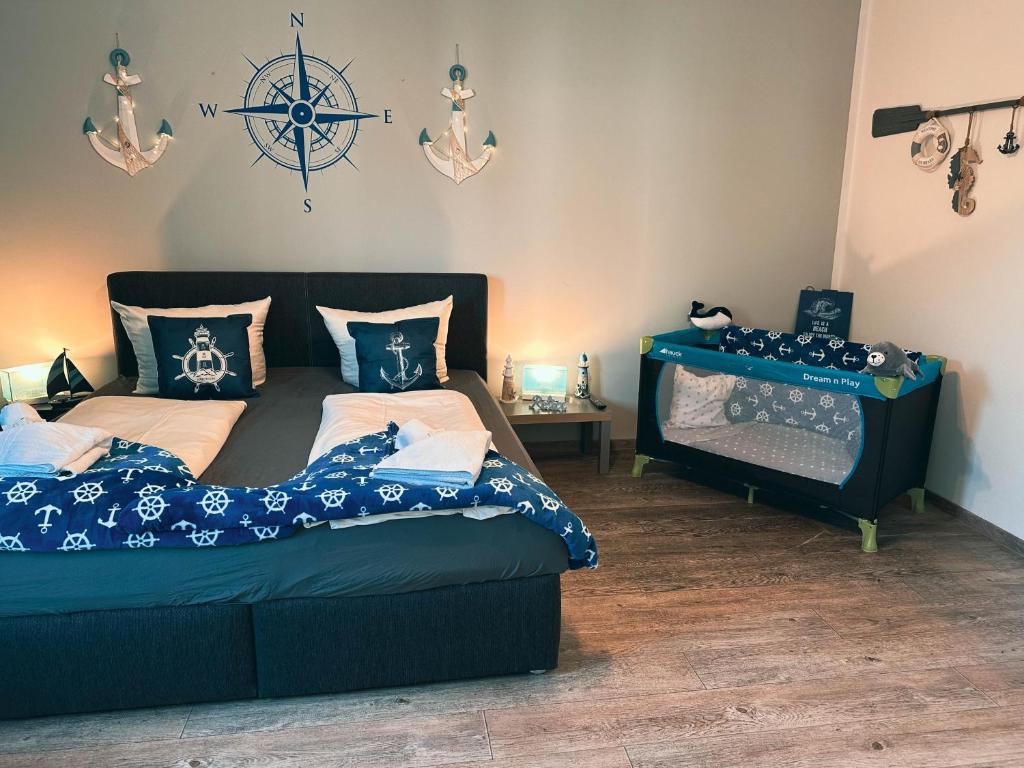 Postel nebo postele na pokoji v ubytování ORCA Hotel am Elbschloss