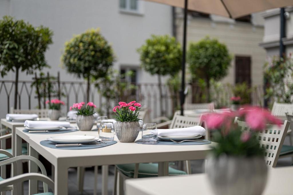 Reštaurácia alebo iné gastronomické zariadenie v ubytovaní Steinach Townhouse Meran