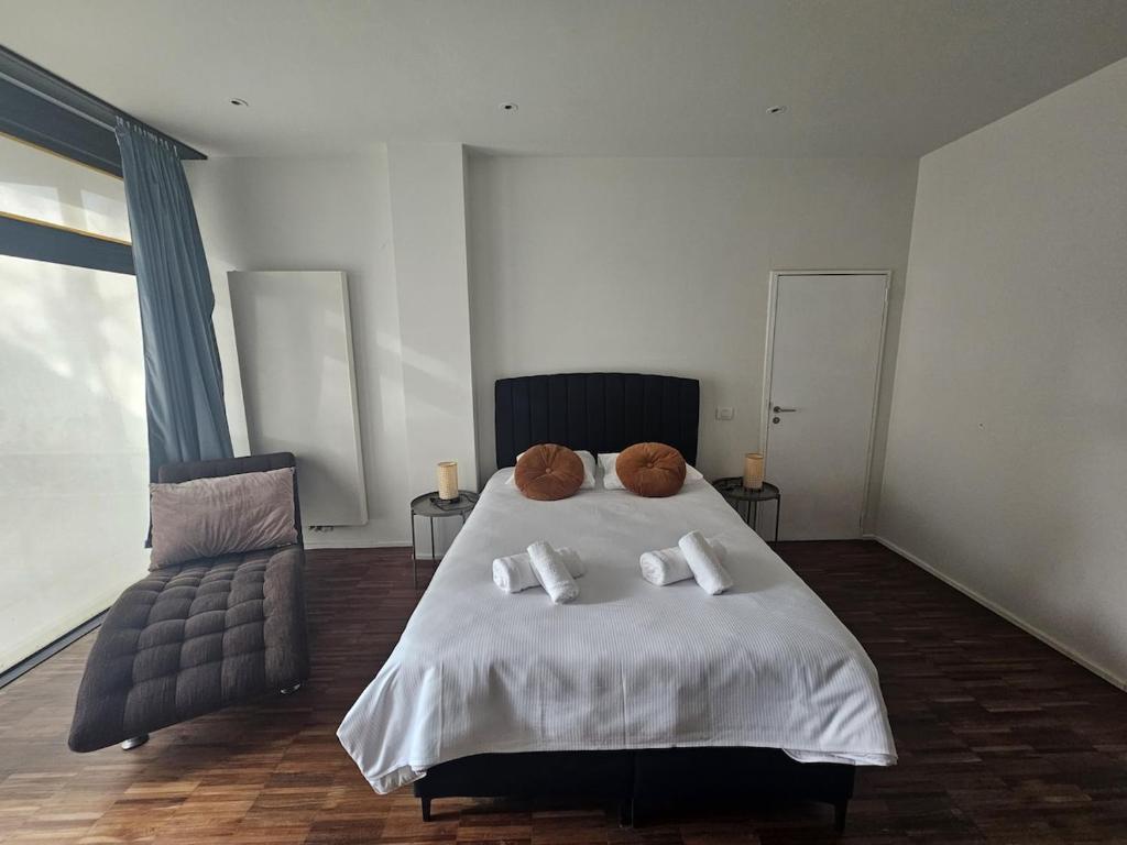 Postel nebo postele na pokoji v ubytování Velvet House