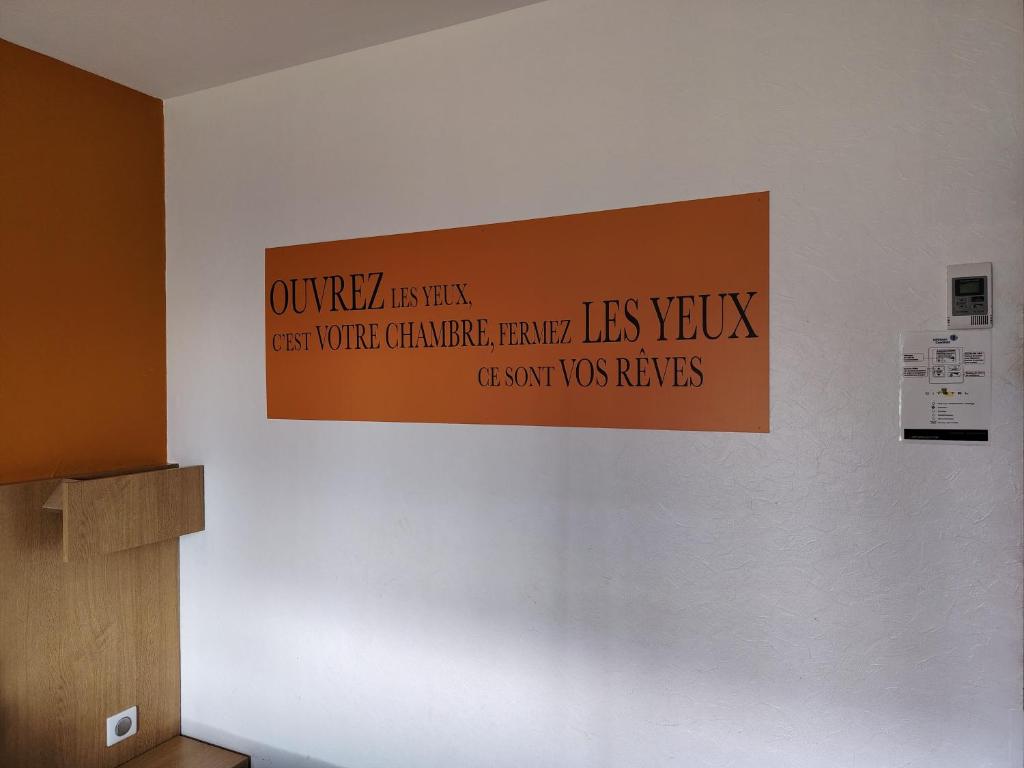 Certifikát, hodnocení, plakát nebo jiný dokument vystavený v ubytování Kyriad Laon