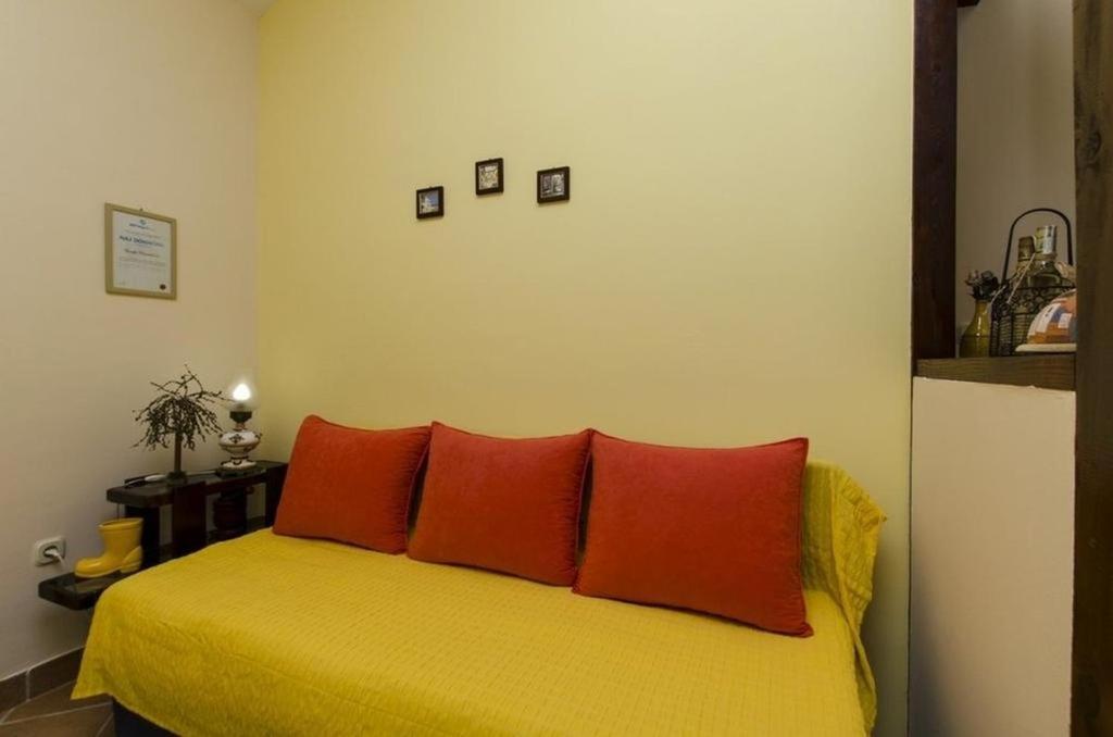 Posezení v ubytování Studio Apartment in Ražanj with Sea View, Terrace, Air Conditioning, Wi-Fi (4597-3)