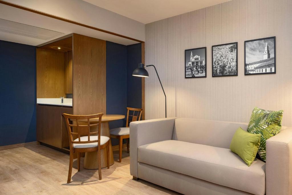 Posezení v ubytování Four Points by Sheraton Tequendama, Bogota