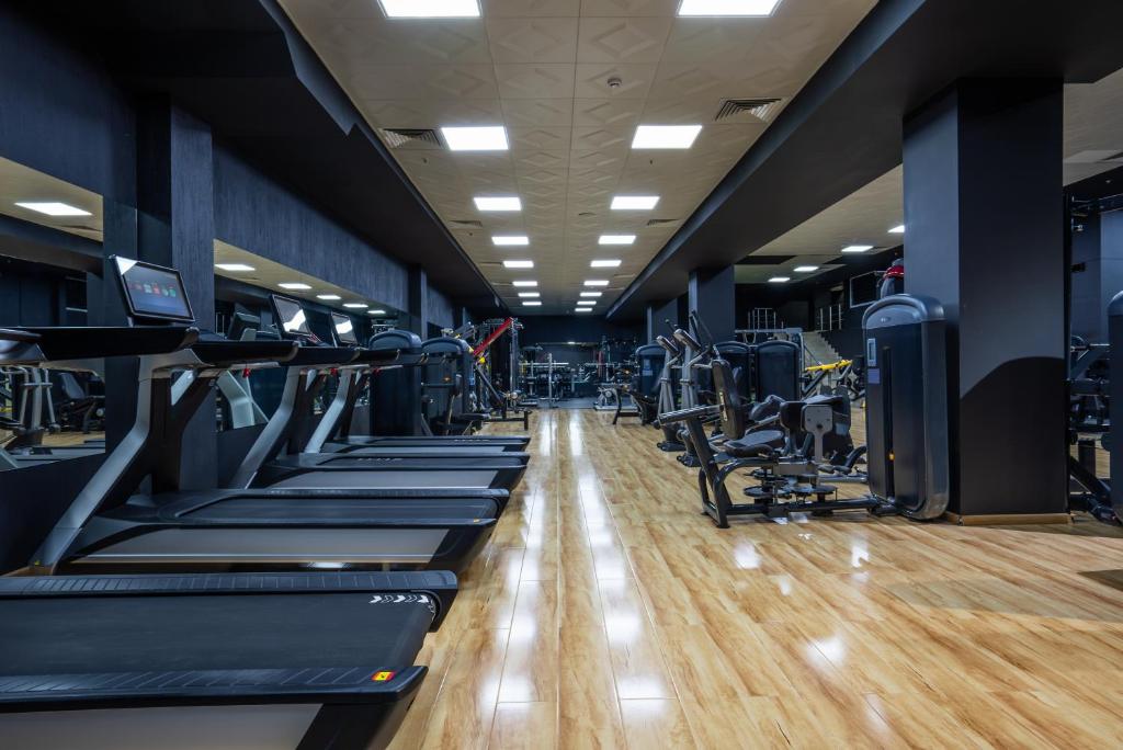 Fitness centrum a/nebo fitness zařízení v ubytování Panorama Lisi Grand Hotel
