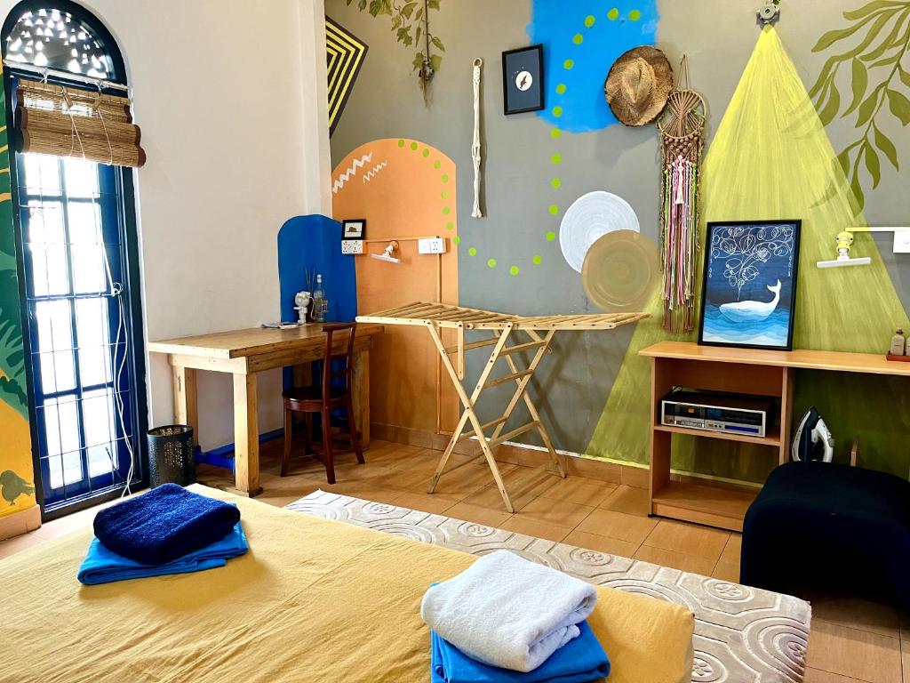 TV a/nebo společenská místnost v ubytování Seconds Hostel - Colombo