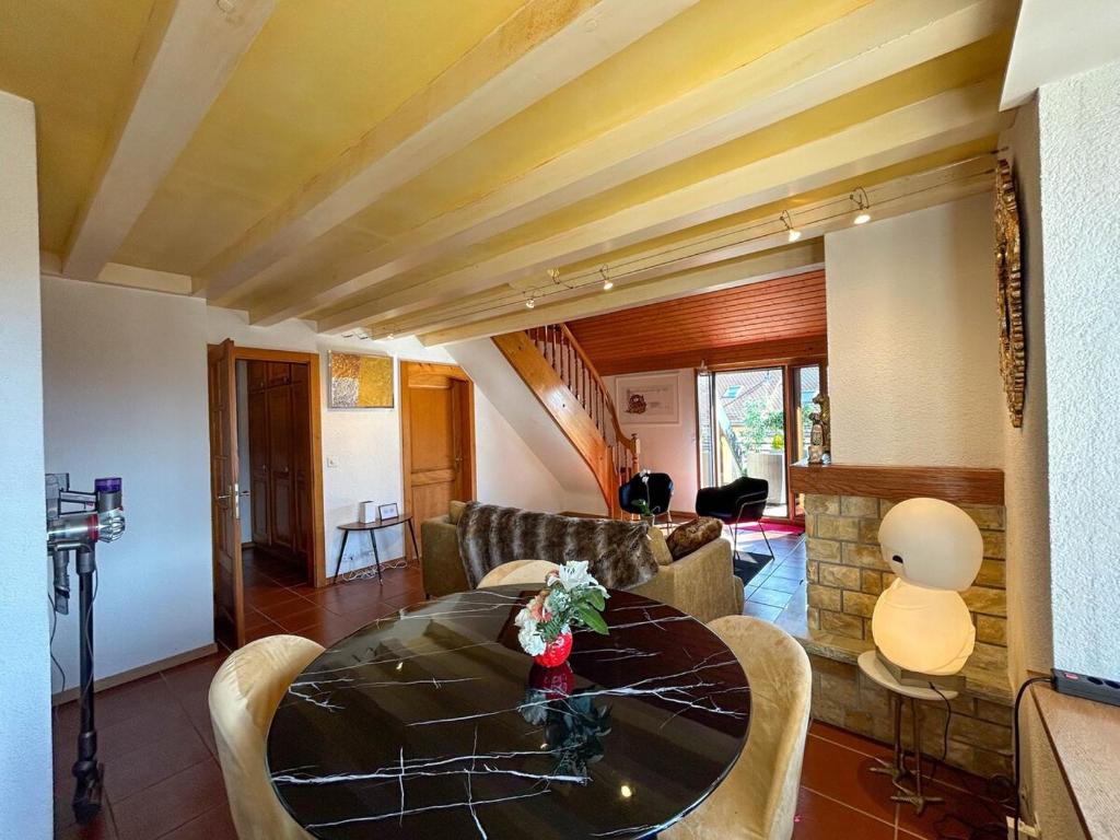 Gallery image of Charmant duplex confortable avec place de parc in Gollion