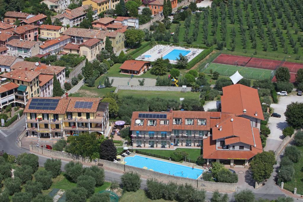 Basen w obiekcie Spa Hotel Splendid Sole lub w pobliżu
