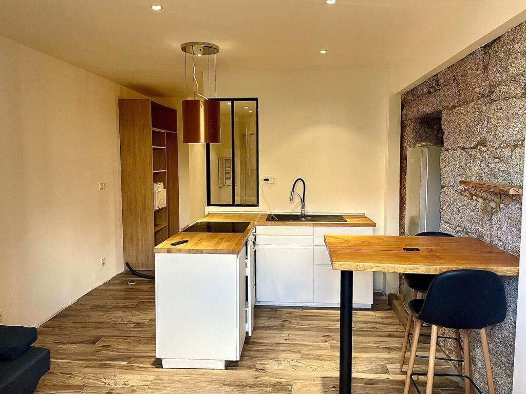 Η κουζίνα ή μικρή κουζίνα στο Lovely apartment in Sartène