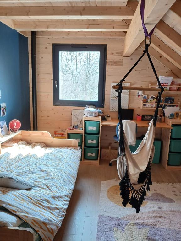 Photo de la galerie de l'établissement Magnifique chalet niché entre Lac & Montagne, à Allemont