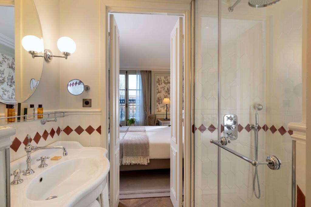 Hotel Du Quai Voltaire 5