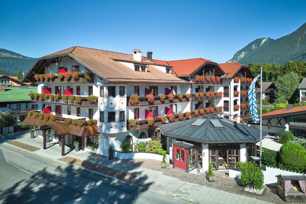 Nespecifikovaný výhled na hory nebo výhled na hory při pohledu z hotelu