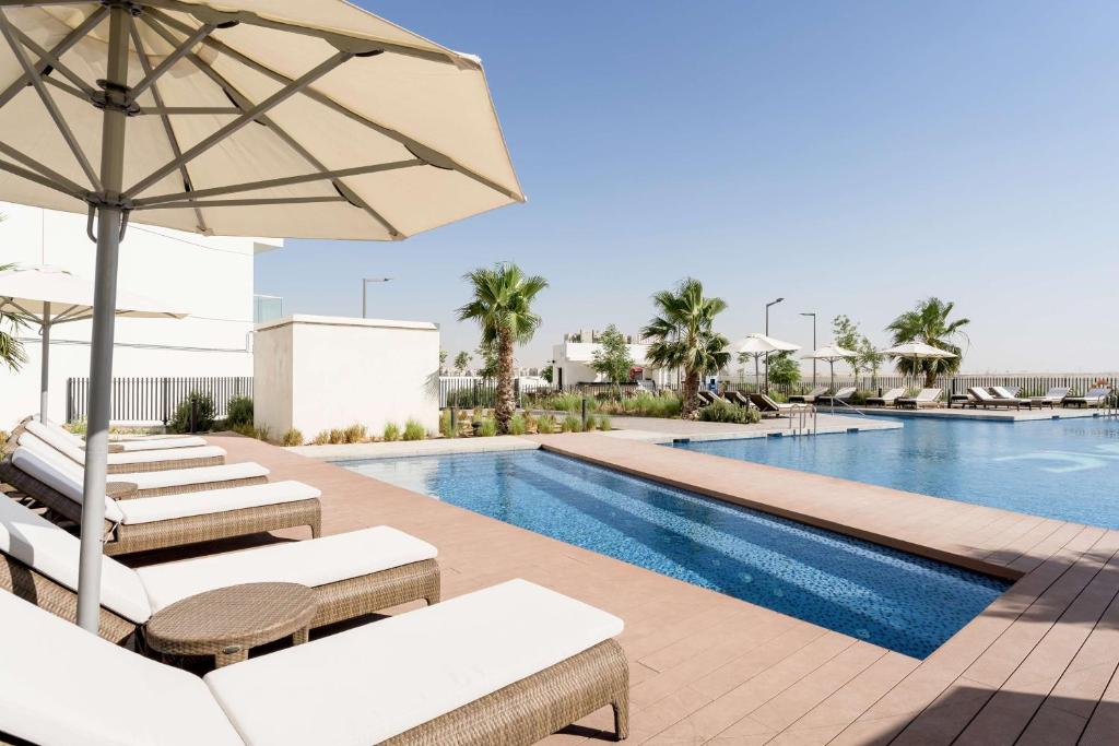 Radisson Dubai Damac Hills - Resim 32
