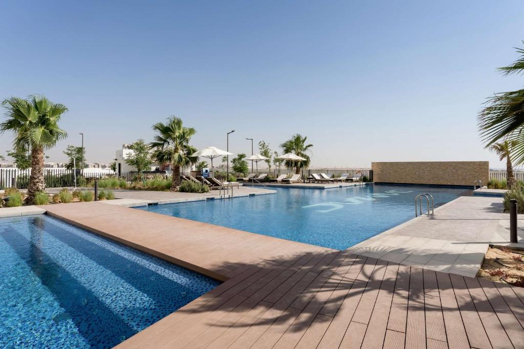 Radisson Dubai Damac Hills - Resim 33