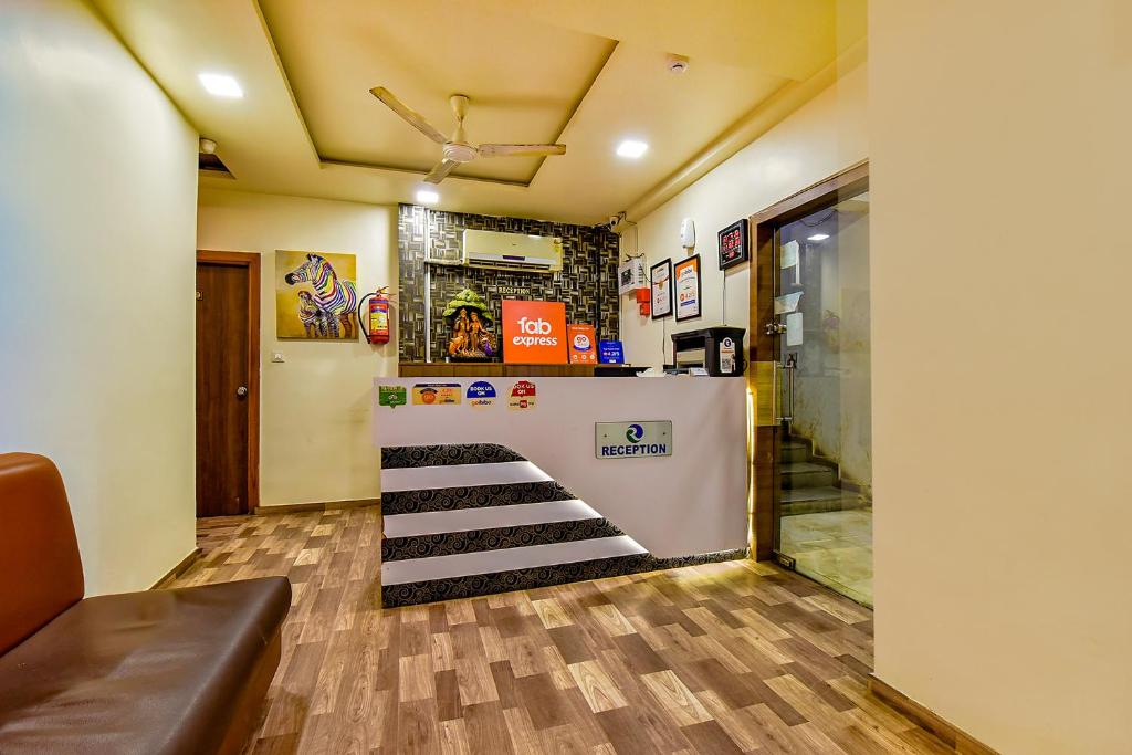 Vstupní hala nebo recepce v ubytování FabExpress Relax Inn - Nr Sarkhej - Gandhinagar Highway
