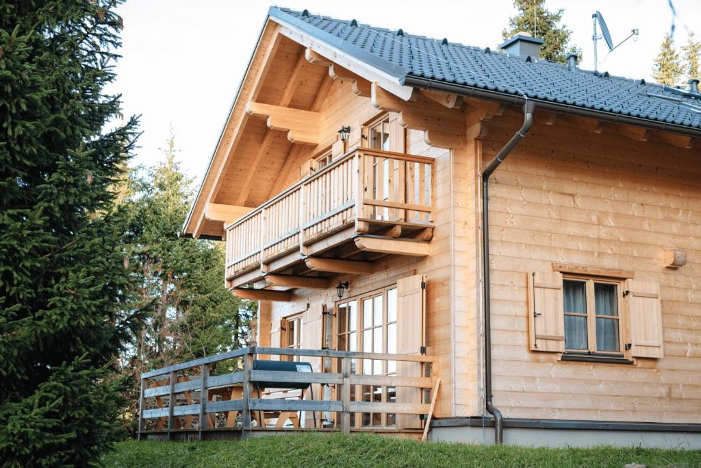 Balkón nebo terasa v ubytování Feriendorf Koralpe Chalet Speik XL 27