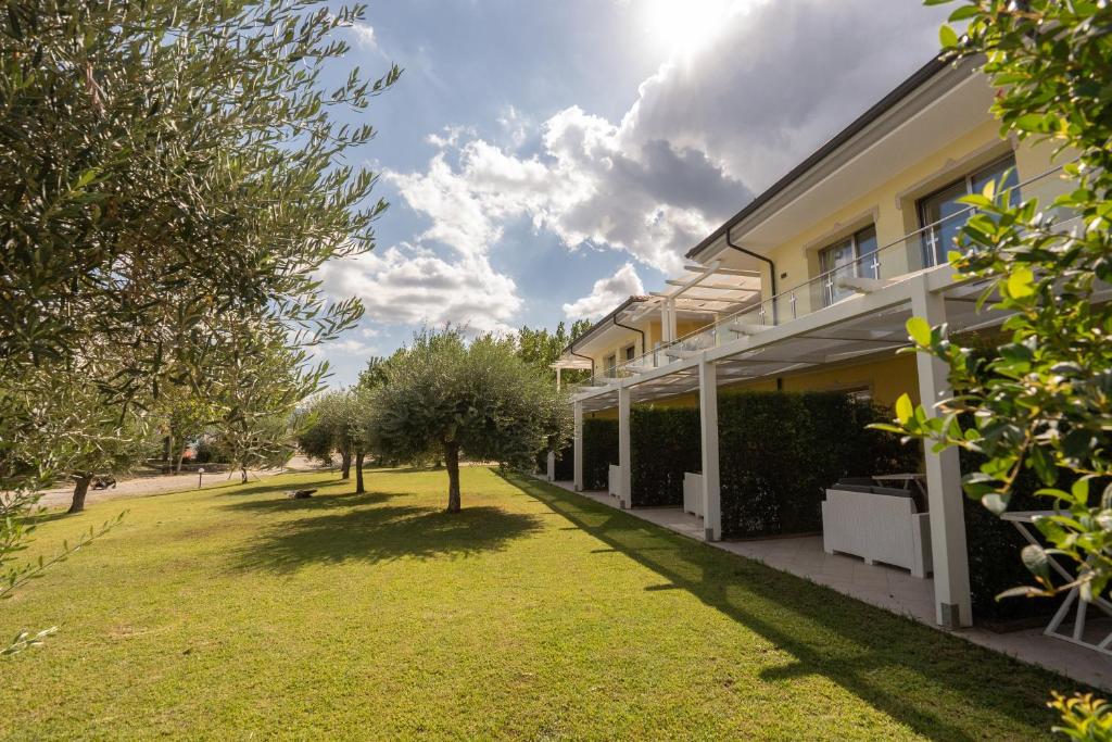 Zahrada ubytování Hotel Baia Di Trainiti