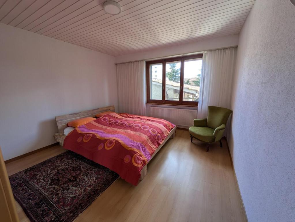 Postel nebo postele na pokoji v ubytování Renovated Villa with HotTub