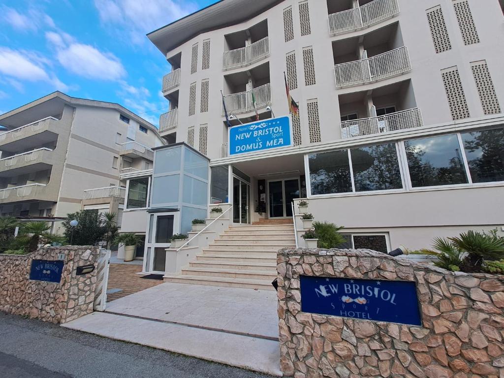Budova, v ktorej sa hotel nachádza