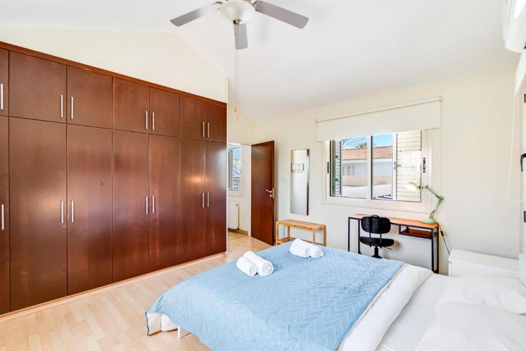 Postel nebo postele na pokoji v ubytování Villa Venus by Ezoria Villas