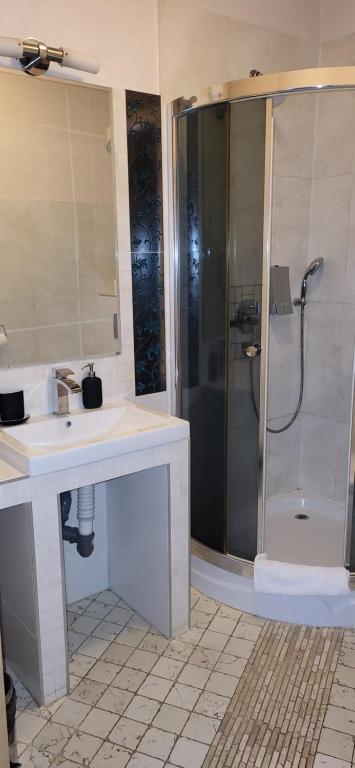 Koupelna v ubytování Pension Melsungen vormals Hotel Bartenwetzer