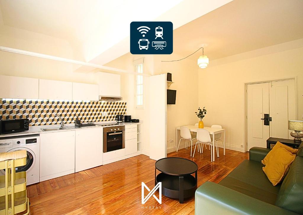 Dapur atau dapur kecil di MyStay - The Poet - Fernando Pessoa
