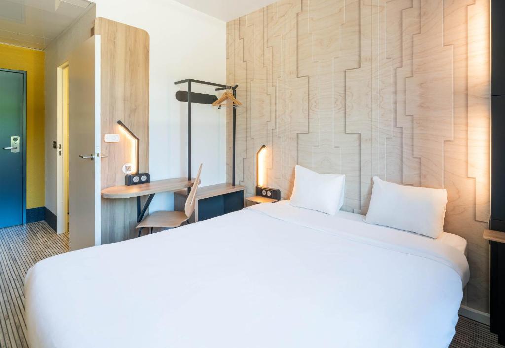 Postel nebo postele na pokoji v ubytování B&B HOTEL Lyon Ouest Tassin
