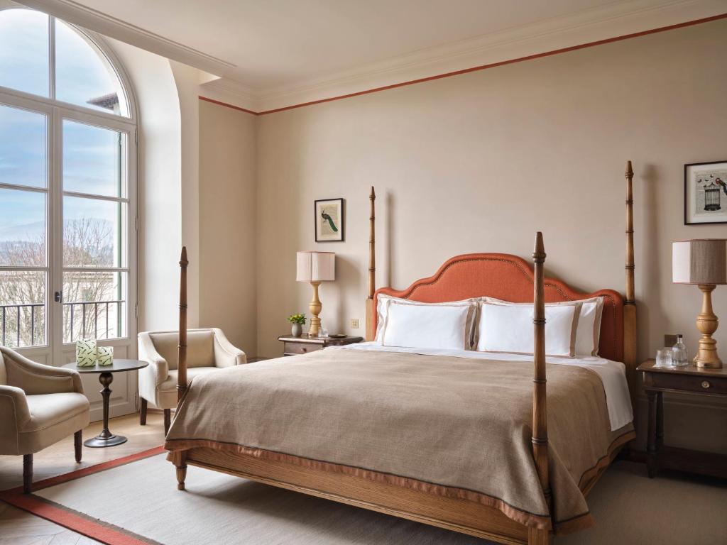 Deluxe King Room