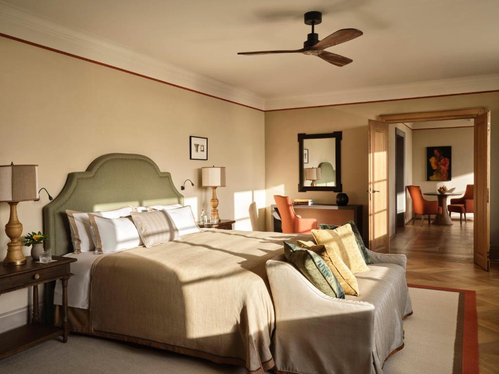 Deluxe King Suite